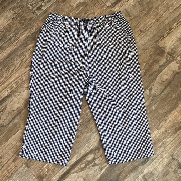 Vintage SagHarbor checkered Capris - Picture 5 of 10